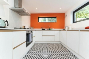 Host & Stay - Grove Townhouse